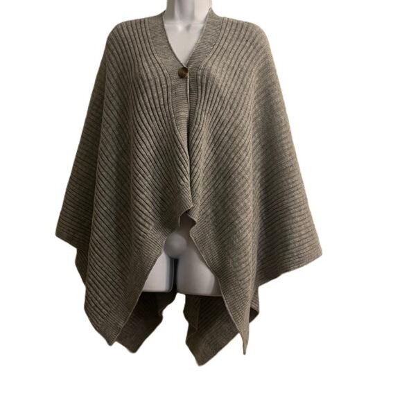 Versona Light Gray Knit Button Poncho, One Size - Picture 1 of 5